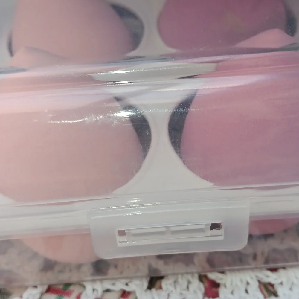🆕️LAST 1🩷BABY POWDER PINK MAKEUP SPONGE SET OF 8 W/PLASTIC PROTECTIVE CASE